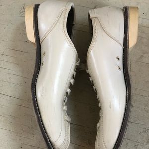 Vintage Cream Bowling Shoes